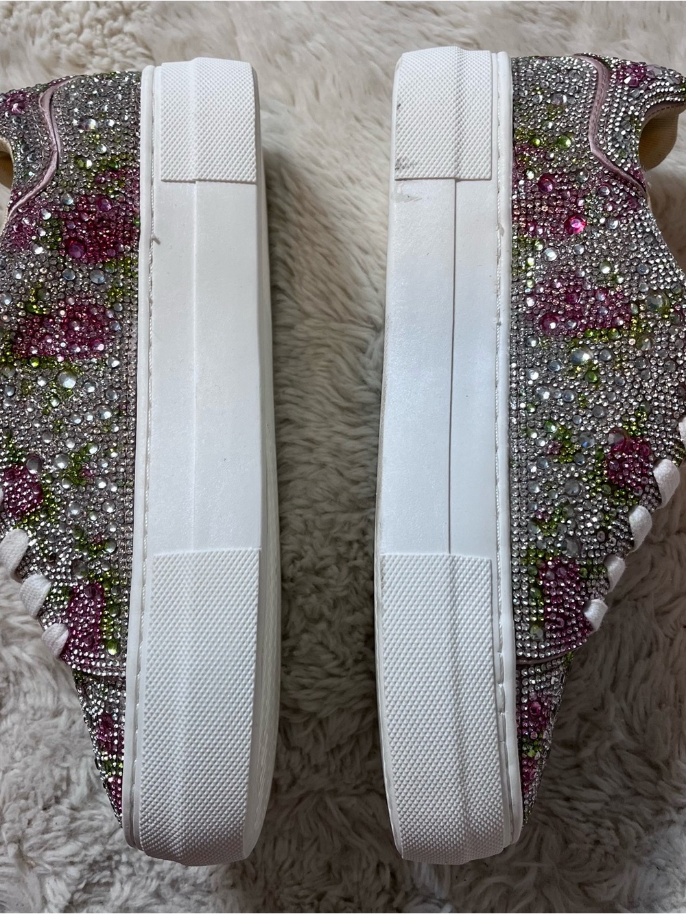 Betsey Johnson sneakers  Womens 7 White Floral Jeweled Slip On Shoes - Picture 3 of 7